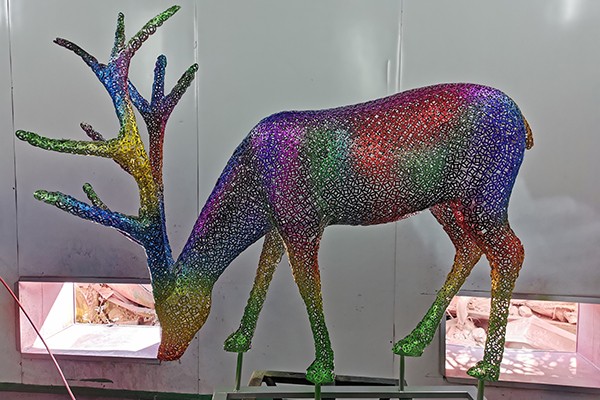 Custom Colorful Stainless Steel Deer Sculpture – Rainbow Deer Art for Outdoor and Interior Decor